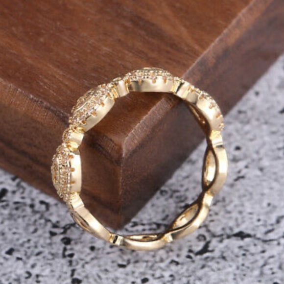 NEW Gold Plated beautiful ring - Picture 4 of 6